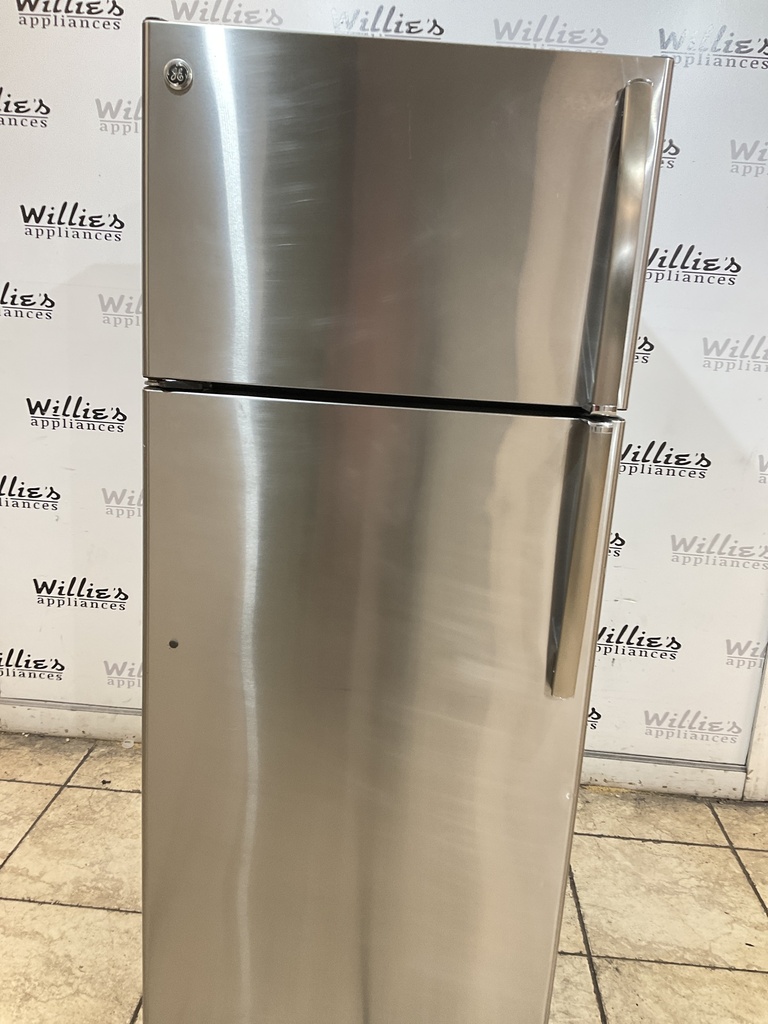 Ge Used Refrigerator Top and Bottom 28x67 (Stainless Steel) 
