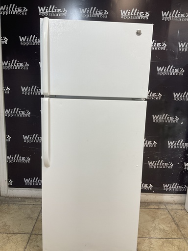[105350] Ge Used Refrigerator Top and Bottom 28x67 1/2” (white) 