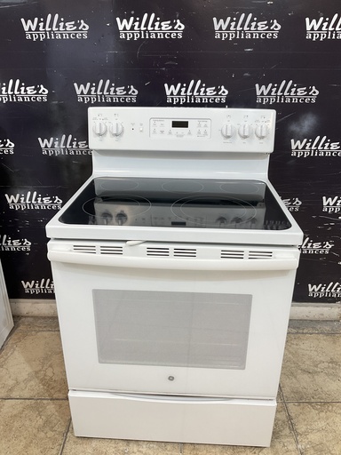 [105370] Ge Used Electric Stove 220volts (40/50 AMP) 30inches {no cord} (White) 