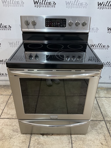 [105470] Frigidaire Used Electric Stove 220volts (40/50 AMP) 30inches {no cord} (Stainless steel) 