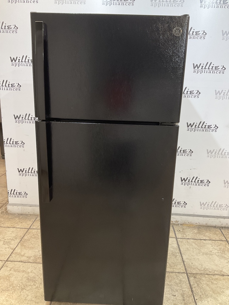 Ge Used Refrigerator Top and Bottom 28x64 1/2” (black) 