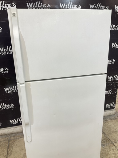 [105715] Ge Used Refrigerator Top and Bottom 28x61 1/2” (White) 
