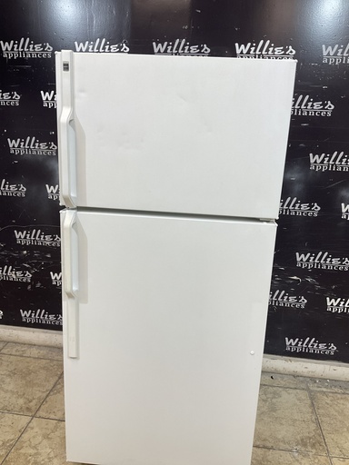 [105716] Hotpoint Used Refrigerator Top and Bottom 28x61 1/2” (White)