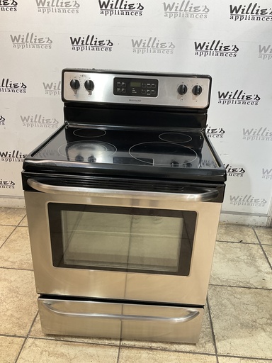 [105763] Frigidaire Used Electric Stove 220volts (40/50 AMP) 30inches {no cord} (Stainless steel) 