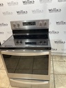 Whirlpool Used Electric Stove 220volts (40/50 AMP) 30inches {4 prong} (Stainless steel) 