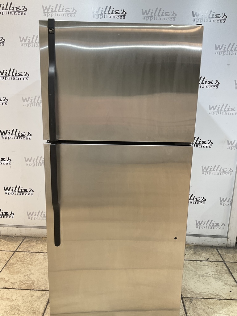 Ge Used Refrigerator Top and Bottom 30x67 (Stainless Steel) 