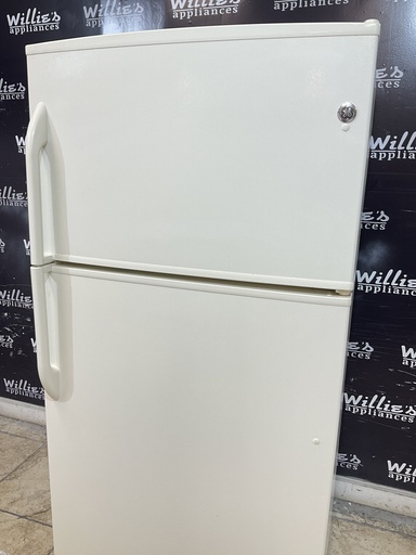 [105840] Ge Refrigerator Top and Bottom 33x66 1/2” (Bisque) 