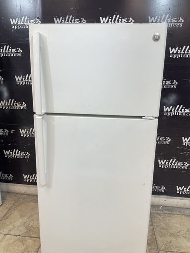 [105913] Ge Used Refrigerator Top and Bottom 28x61 1/2” (White) 