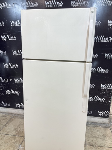 [105961] Ge Used Refrigerator Top and Bottom 28x67” (White) 