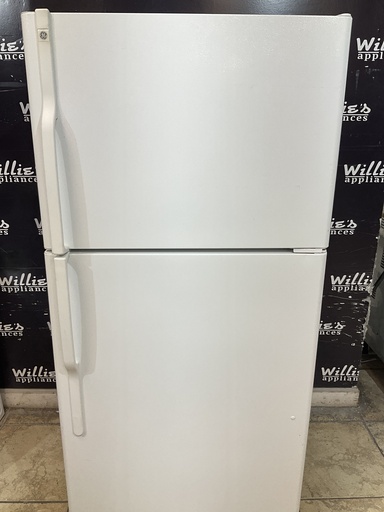 [106347] Ge Used Refrigerator Top and Bottom 30x67 (White) 