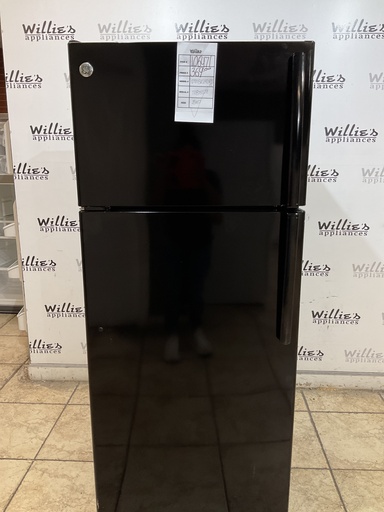 [106471] Ge Used Refrigerator Top and Bottom 28x67 (black)