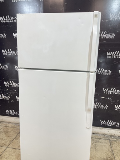 [106499] Ge Used Refrigerator Top and Bottom 28x61 1/2” (White) 