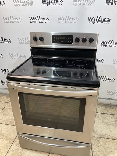 [106885] Frigidaire Used Electric Stove 220volts (40/50 AMP) 30inches {no cord} (Stainless steel) 