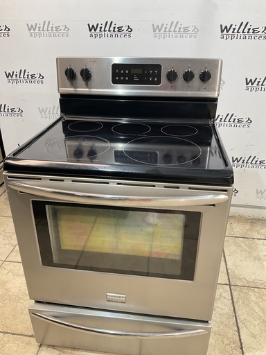 [106902] Frigidaire Used Electric Stove 220 volts (40/50 AMP) 30inches {no cord} (Stainless steel) 