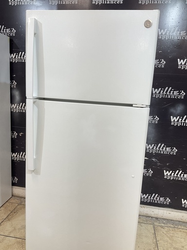 [107803] Ge Refrigerator Top and Bottom 28x64 1/2” (White)
