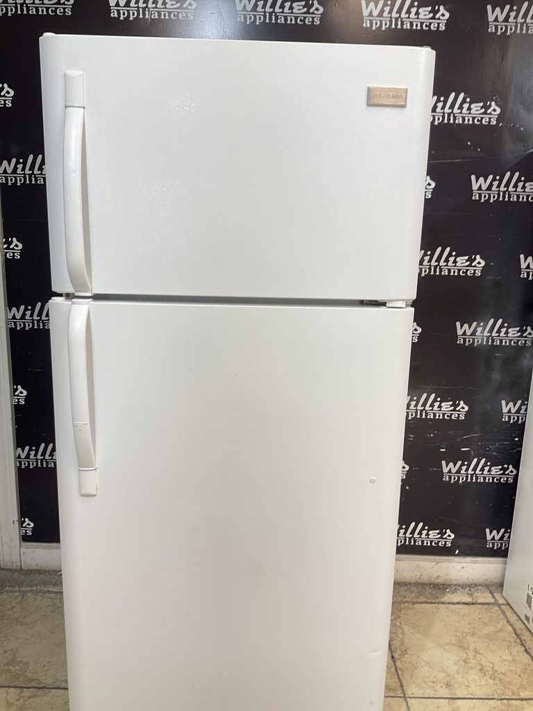 Frigidaire Refrigerator Top and Bottom 30x65 1/2” (white) 