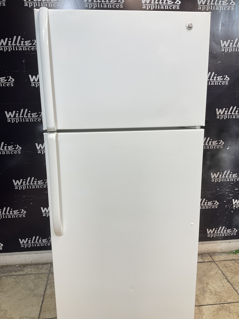 Ge Refrigerator Top and Bottom 28x67 (withe) 