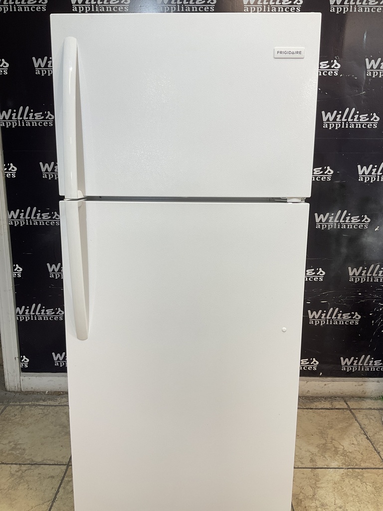 Frigidaire Refrigerator Top and Bottom 28 1/2” x 65” (White)