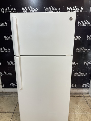 [108898] Ge Refrigerator Top and Bottom 28x61 1/2” (White) 